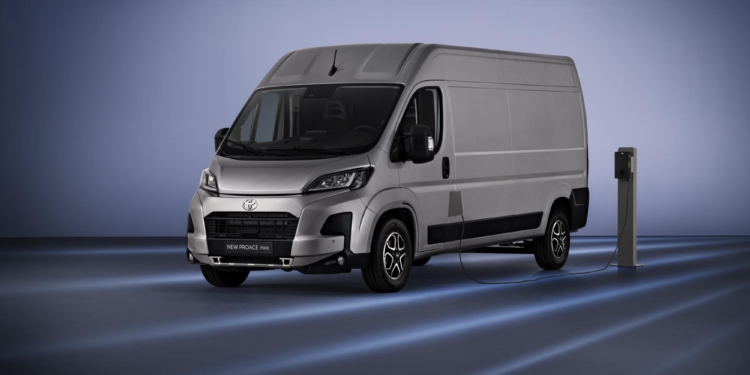 Toyota completa su gama de vehículos comerciales con Proace Max