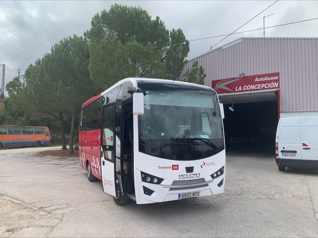 Transvia Go refuerza su flota con tres nuevos autobuses de Isuzu