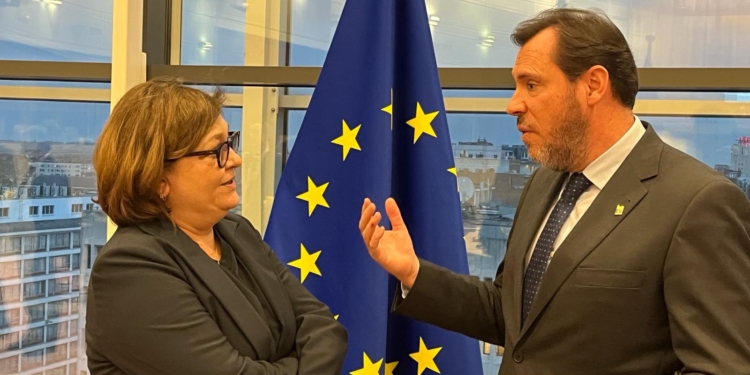 El Gobierno da el primer paso en defensa de los transportistas españoles afectados