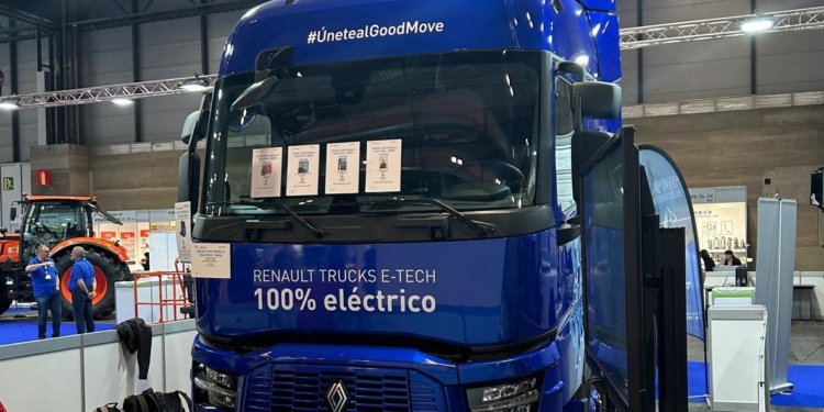Renault Trucks impulsa la electromovilidad en Motortec 2025