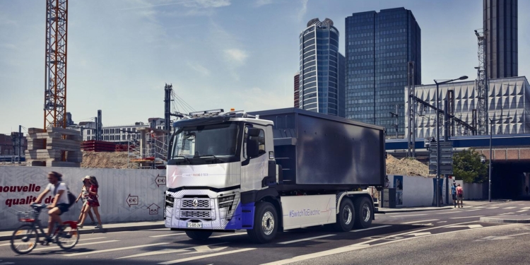 Renault Trucks anuncia la llegada de dos nuevos camiones pesados eléctricos