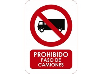 Presentación de recurso contencioso contra prohibir circular a los camiones en la AP7