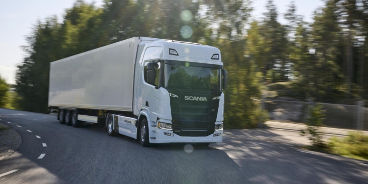 Scania y SSAB firman un acuerdo para descarbonizar las entregas de acero