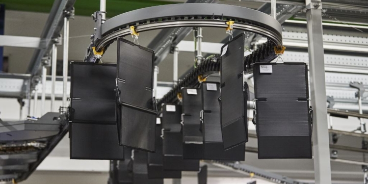 Alcon da un impulso a su innovación logística con de la mano de Ferag