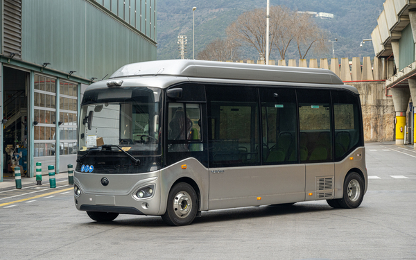 TMB realiza pruebas con el primer minibús 100% eléctrico de piso bajo