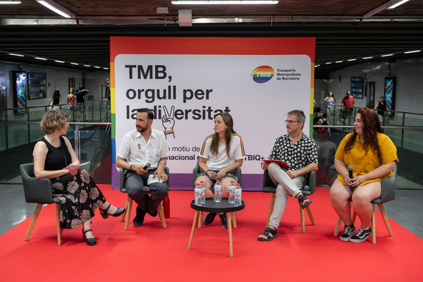 TMB desfilará en el Pride Barcelona con un autobús propio por primera vez