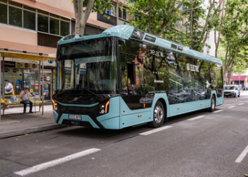 Barcelona pone a prueba el nuevo eléctrico de Volvo en varias líneas urbanas