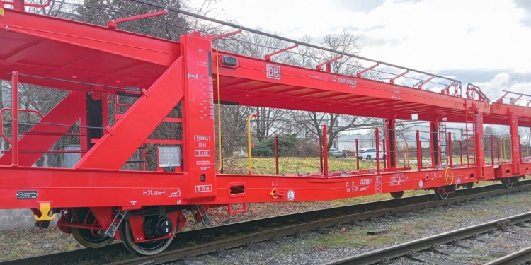 Transfesa Logistics recibe 100 vagones porta-autos