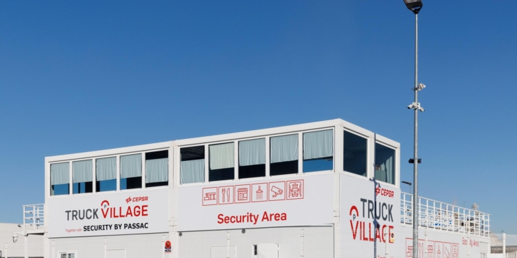 Cepsa presenta su proyecto de aparcamientos Truck Village