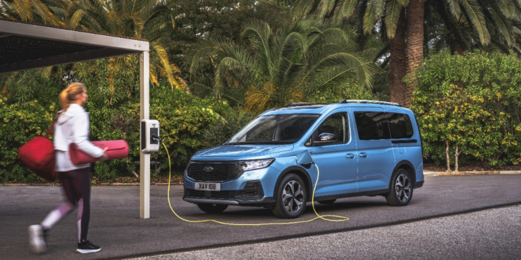 El Ford Tourneo Connect estrena sistema de propulsión híbrido enchufable