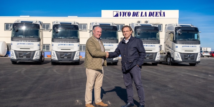 Vico de la Dueña refuerza su flota con cinco camiones Volvo FH Aero