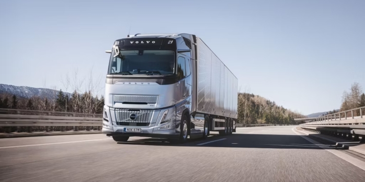 El Volvo FH Aero, elegido ganador del premio Green Truck 2025
