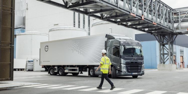 Volvo Trucks refuerza la seguridad vial con su nueva dirección inteligente