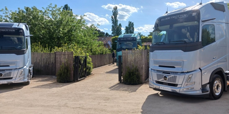 Volvo Aero completa su primera toma de contacto con los clientes nacionales