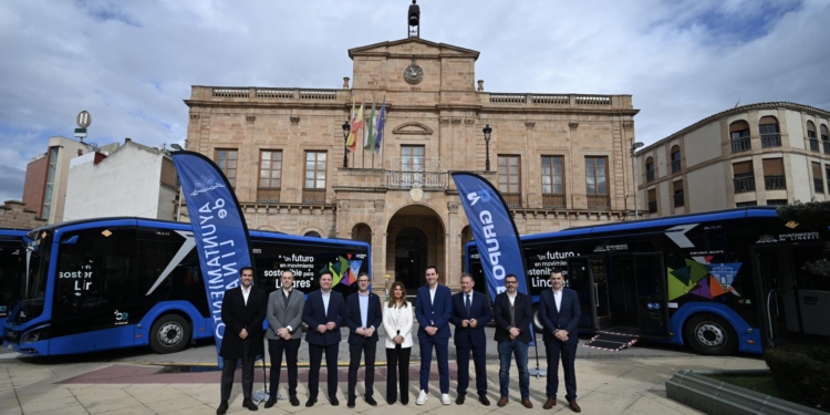 Linares incorpora 11 nuevos autobuses eléctricos del Grupo Ruiz