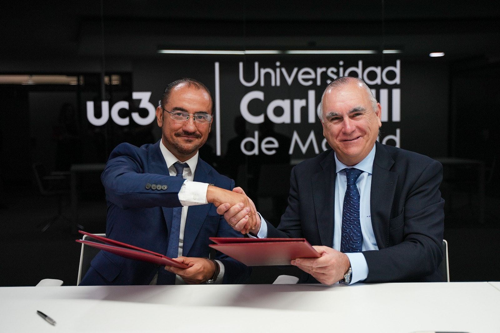 EMT Madrid participa en la creación de una cátedra sobre IA aplicada al transporte